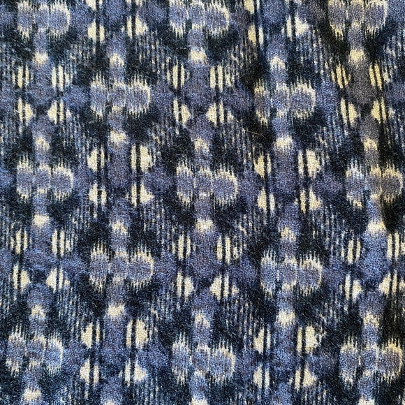 Eddie Bauer V-neck Tank - Picture 4 of 4